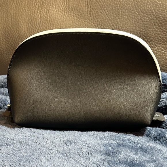 Saks Fifth Avenue Polaris Amenity Zip Makeup Toiletry Pouch exclusively UNITED - Picture 14 of 15